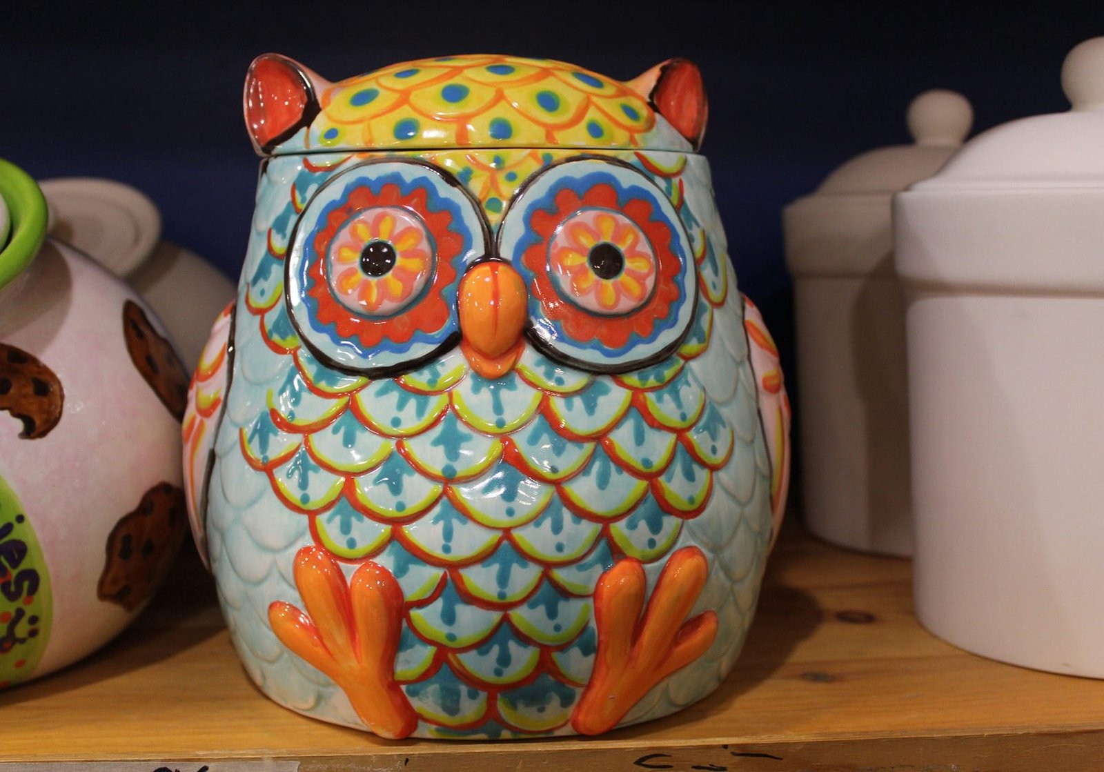 Handcrafted Ceramic Pottery – Elegant Home Décor & Timeless Gift Piece